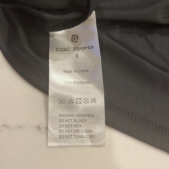 WOMENS GOLF TOP NWT - Picture 5 of 5